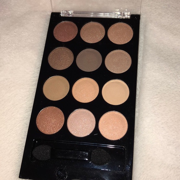 Spring Fling eye shadow collection - Picture 2 of 4